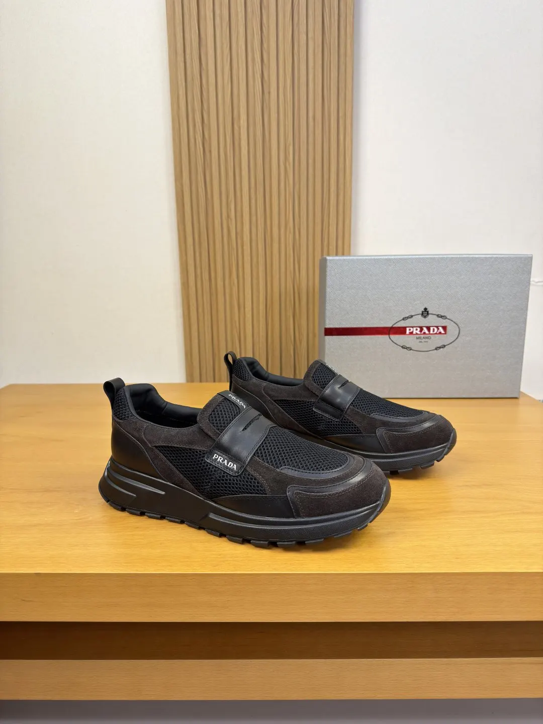 PRADA 牛皮 帆布 Logo 運動鞋 休閒運動款