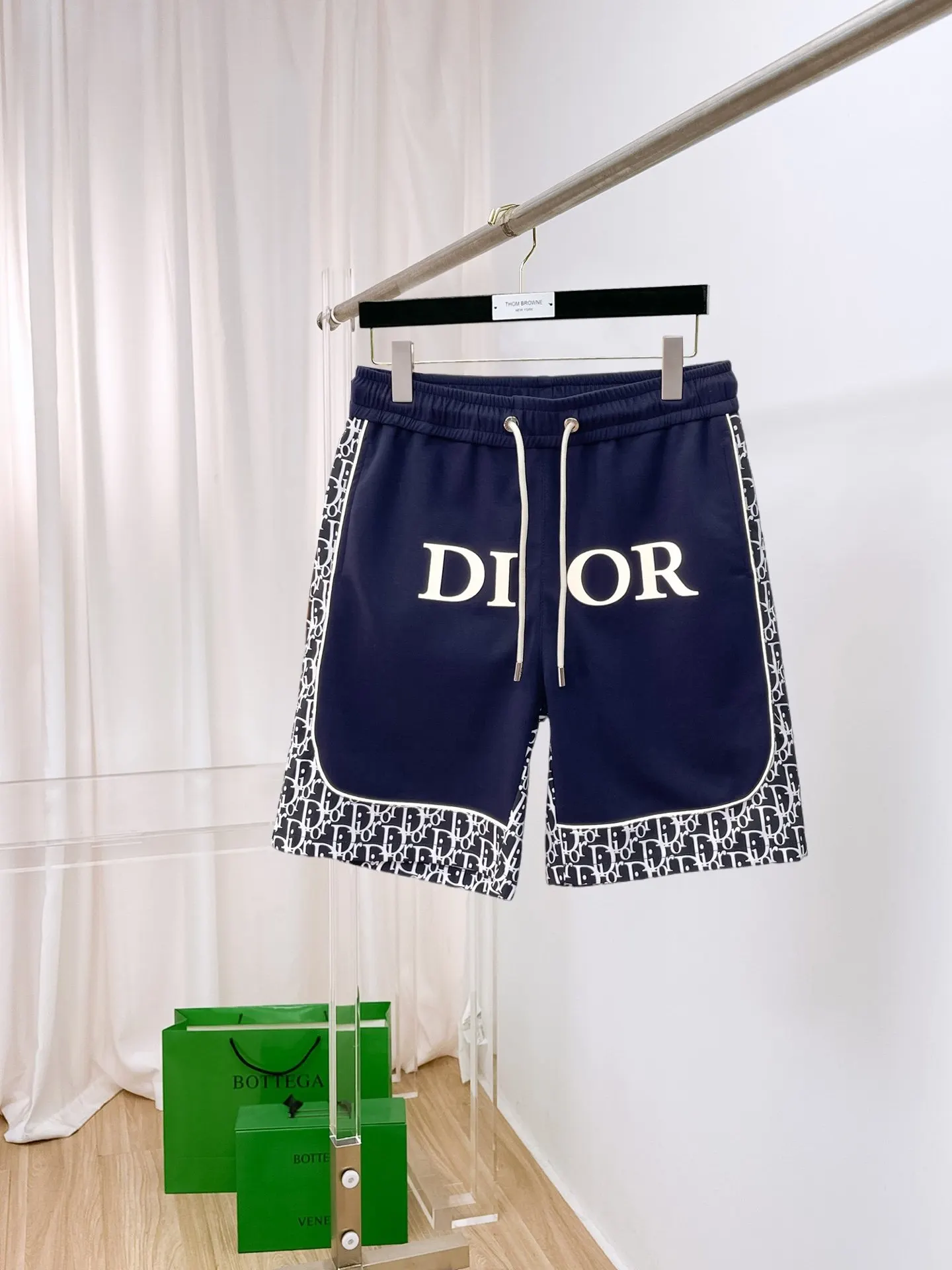 Dior trousers, exquisite wear