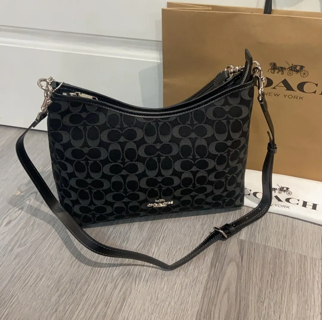 Coach 火新的颜色 蔻家一月 腋下包Lau 复古腋下背款