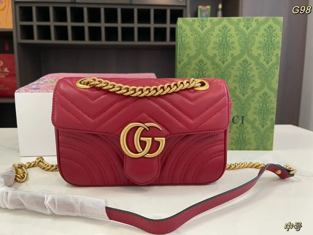 Gucci Marmont 斜背包 輕便斜挎款