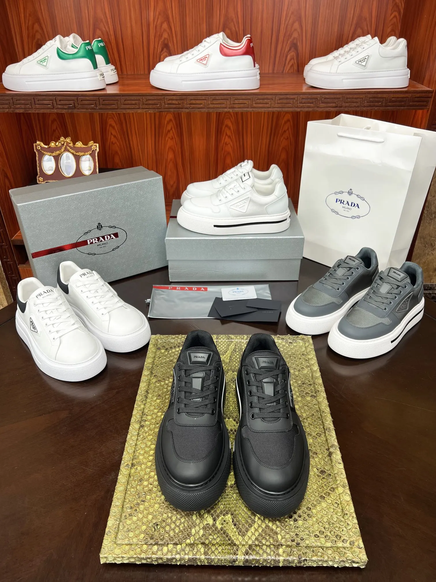 Prada Fashion Item Casual Versatile Leather