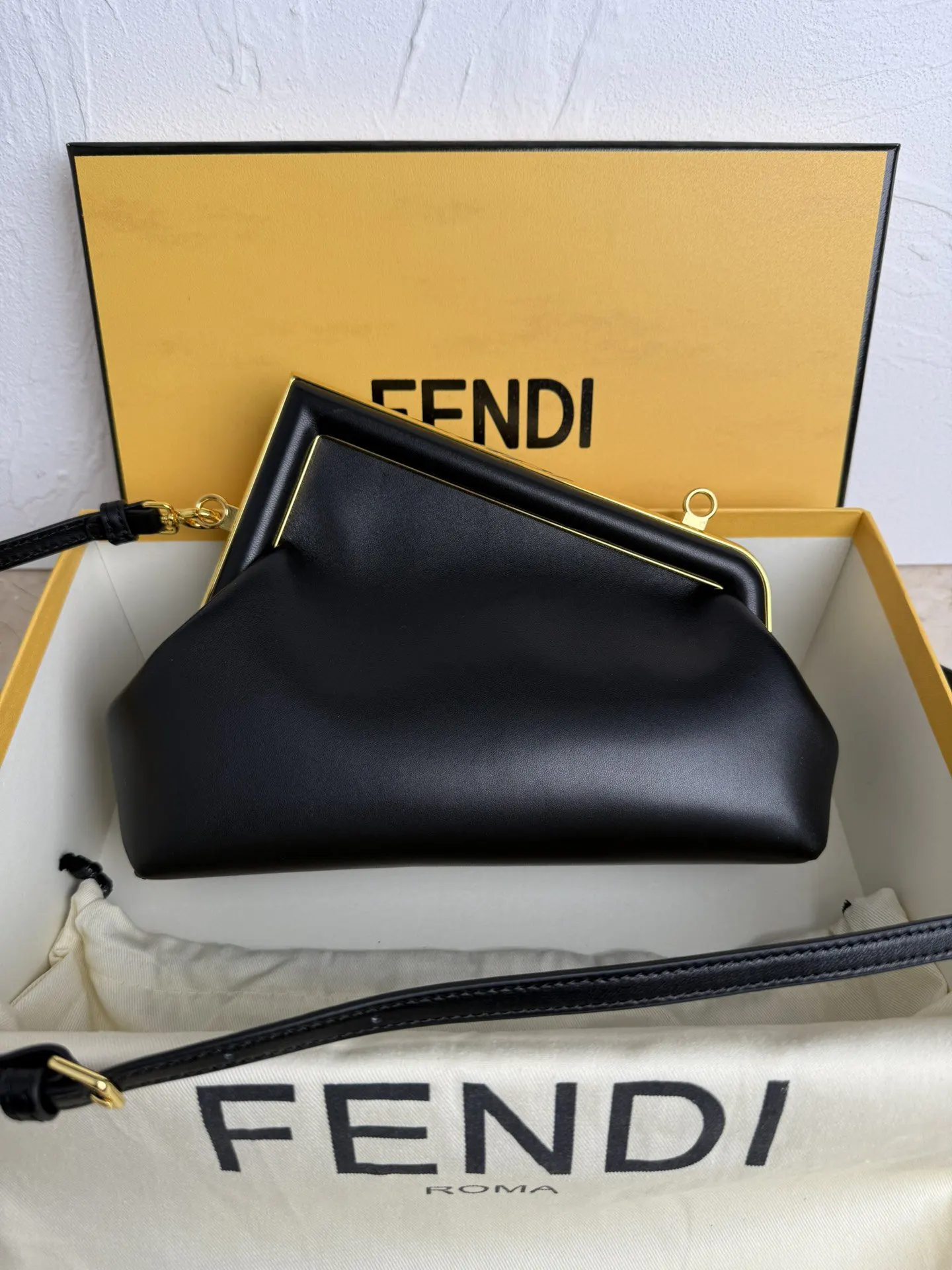 Fendi 粉色 金色 羊皮 手拿包 精致手拿款
