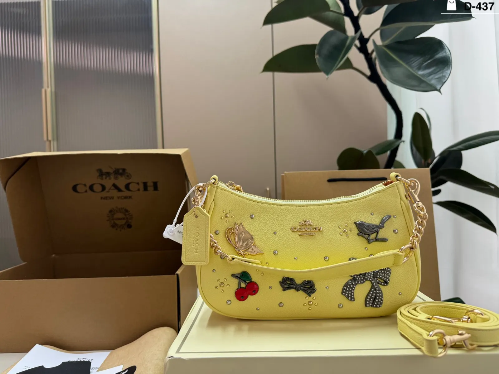 Coach Style Image 1 Coach Style Image 1