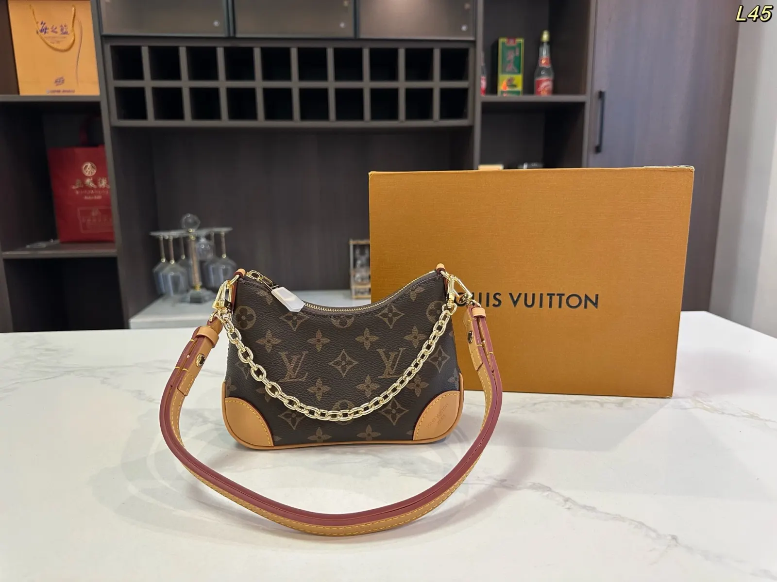 LV 老花 钢五金 迷 斜背包 輕便斜挎款