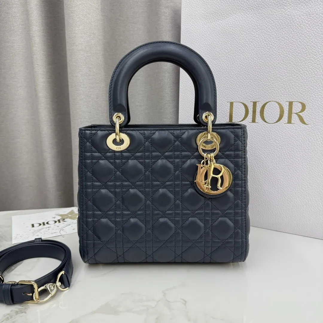 Dior Lady Dior 羊皮卡夾 精緻配飾款