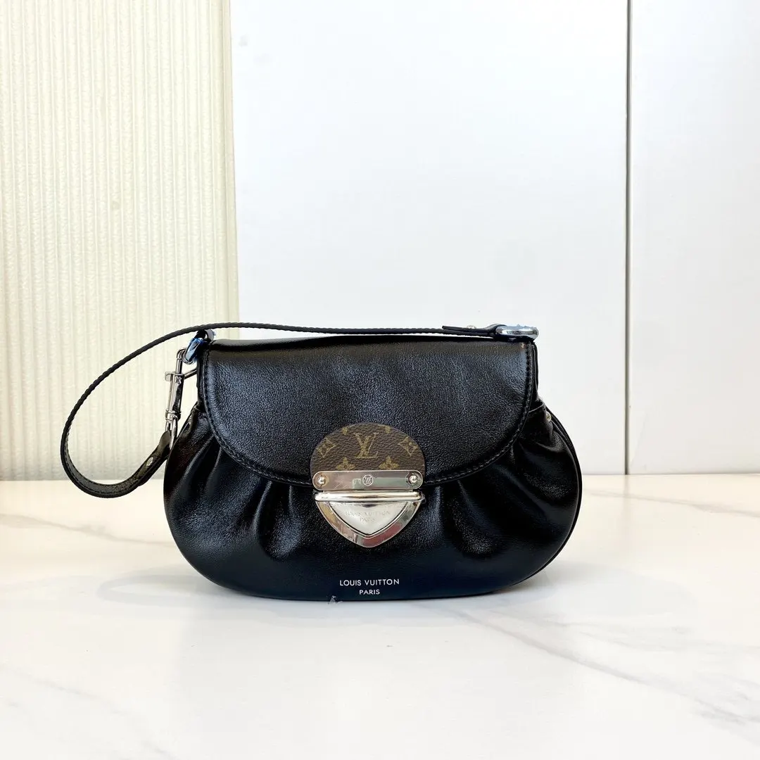 LV 牛皮 动态变码 以崭新系列展现品牌风华 倾情推 收納包 旅行收納款