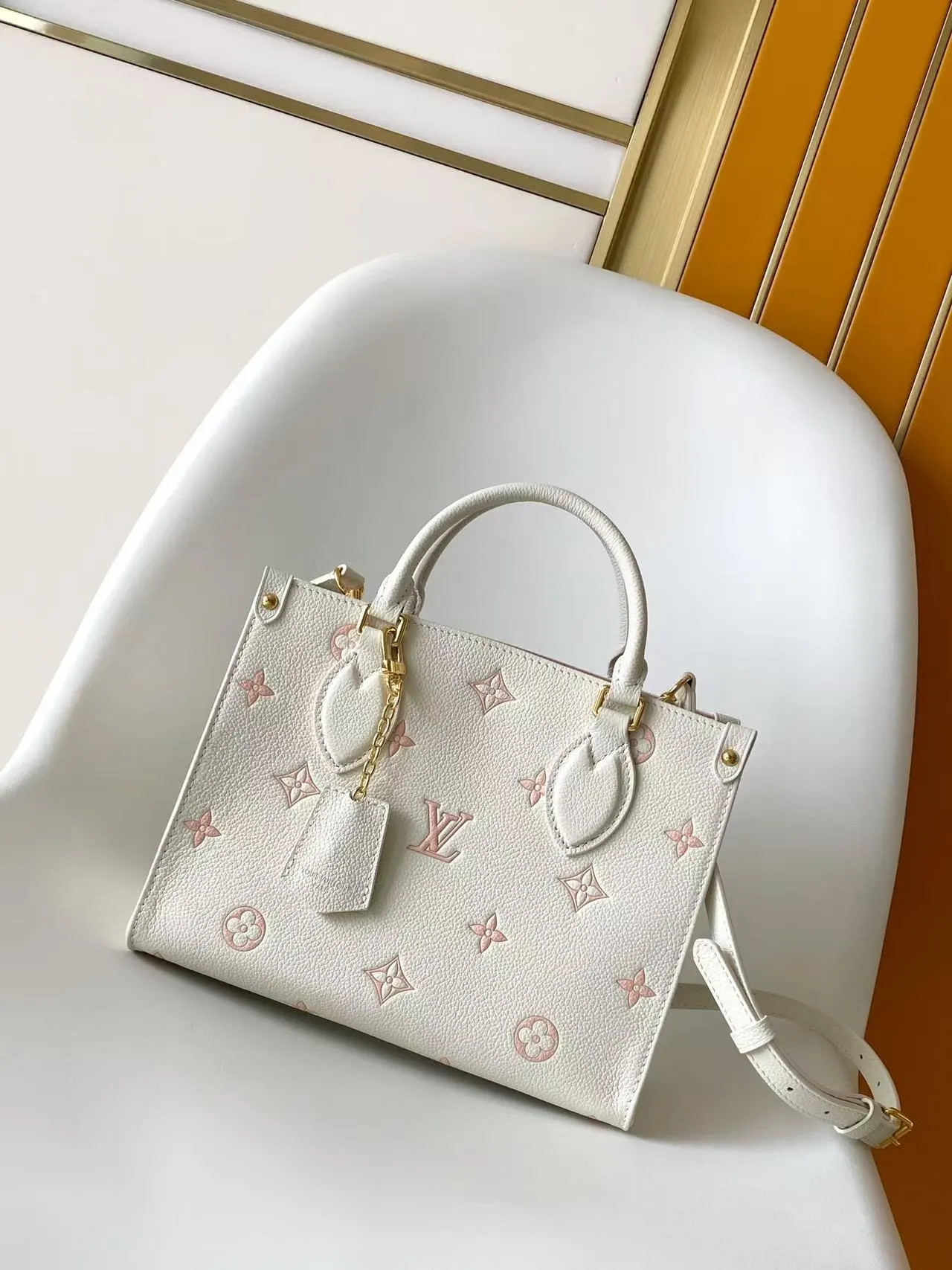 LV Onthego 粉色 托特包 大容量通勤款