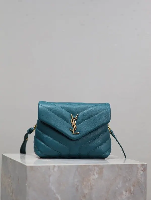 Crossbody Bag Lightweight Classic Leather