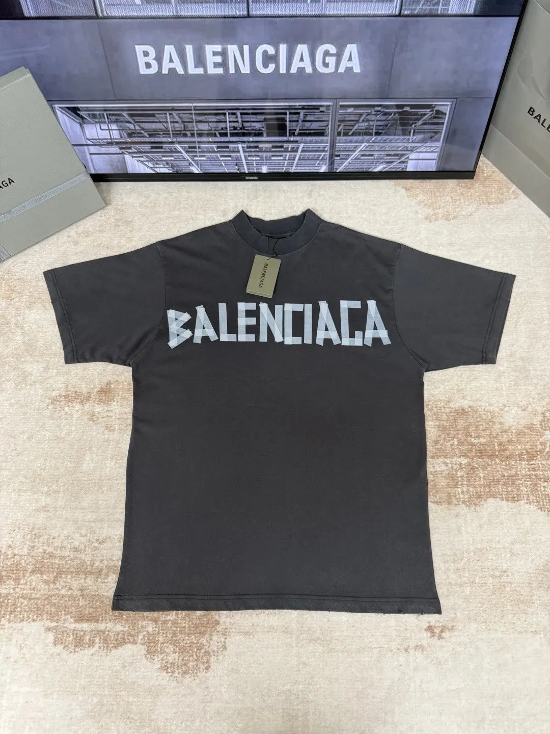 Balenciaga 灰色 Logo 短袖T恤 街頭休閒款