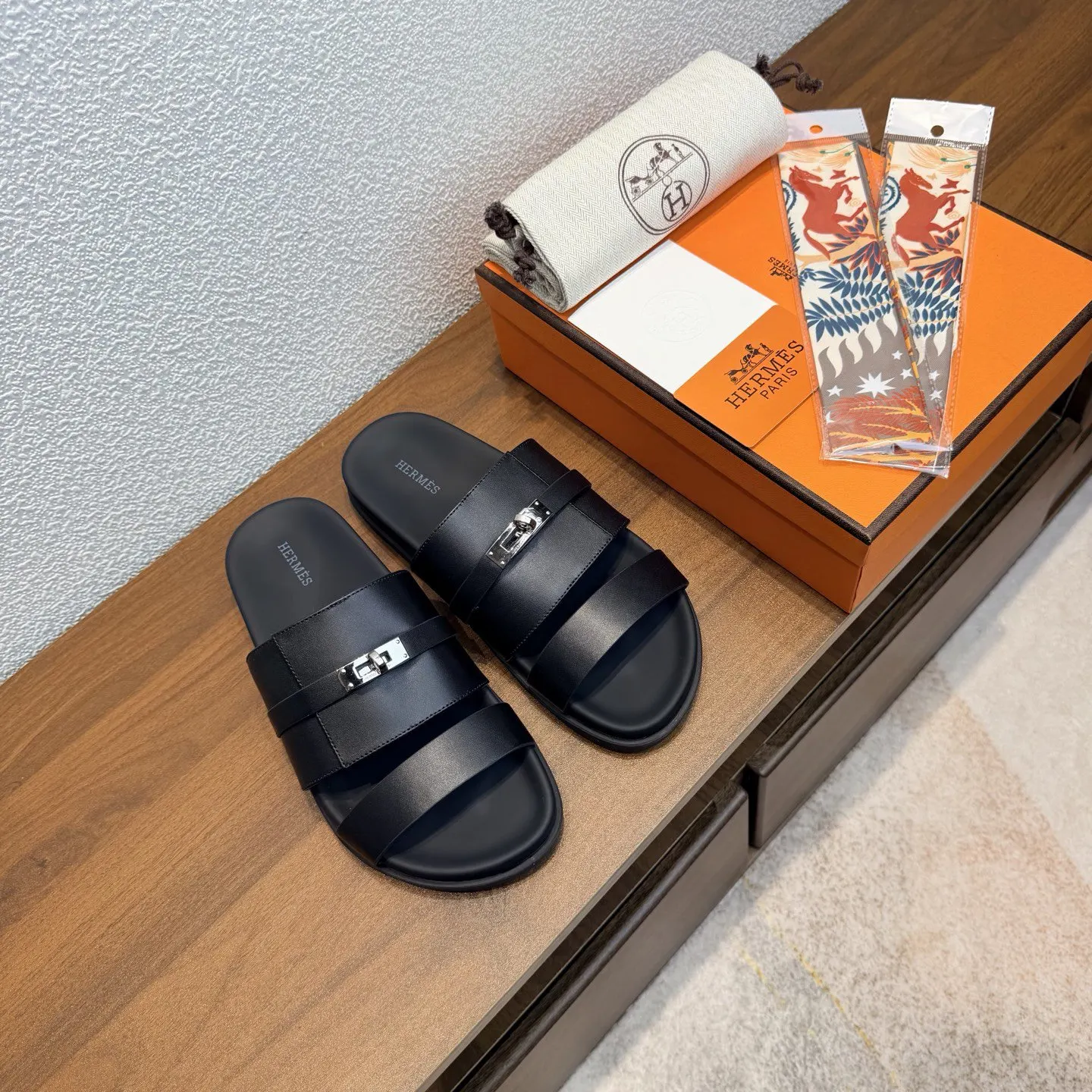 Hermes 经典 小牛皮 拖鞋 舒適百搭款