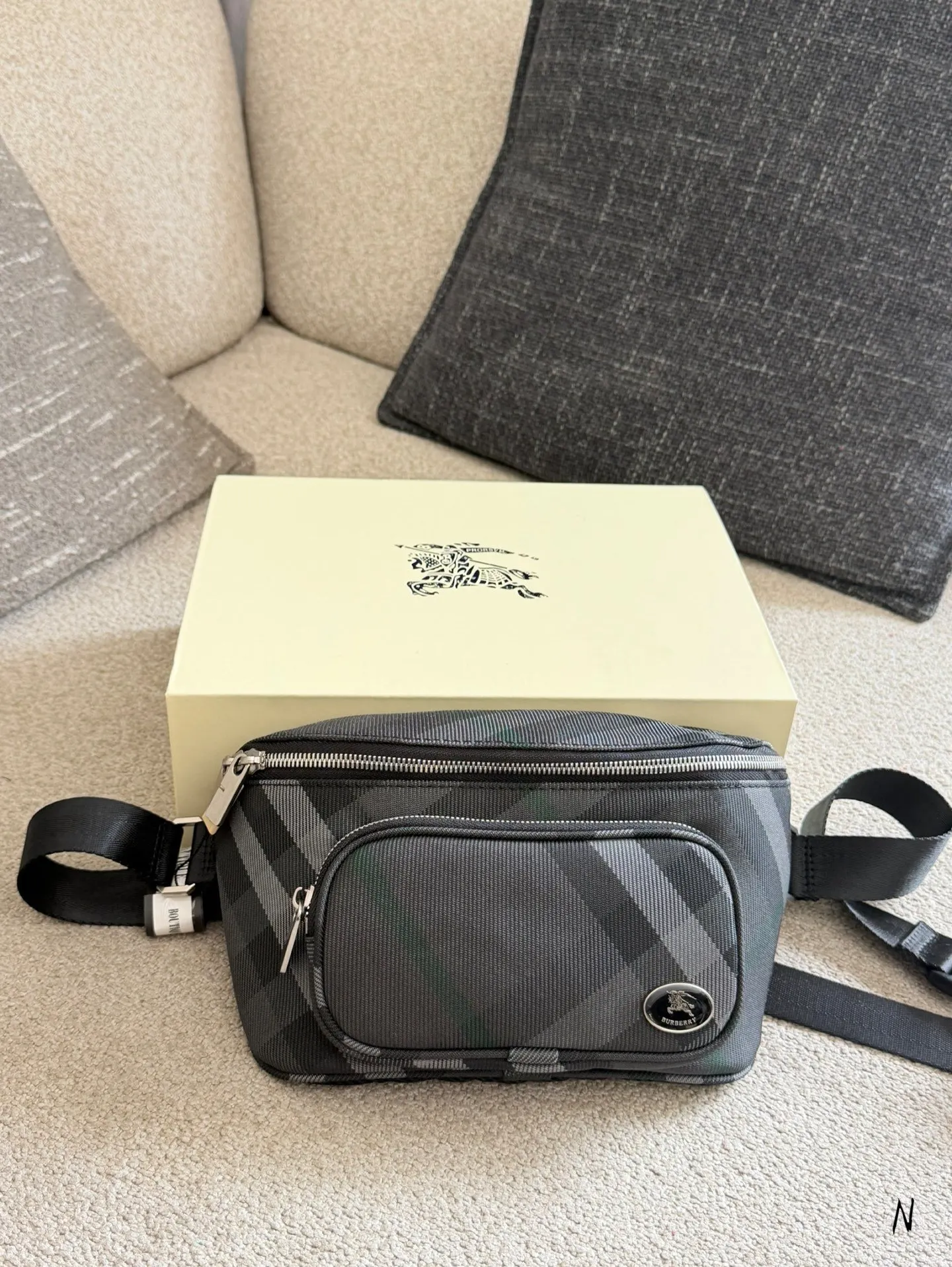 Burberry 尼龙 腰包 休闲腰包款