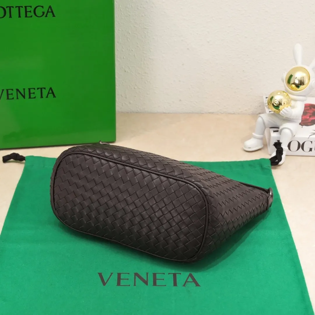 Bottega Veneta 羊皮 斜背包 輕便斜挎款