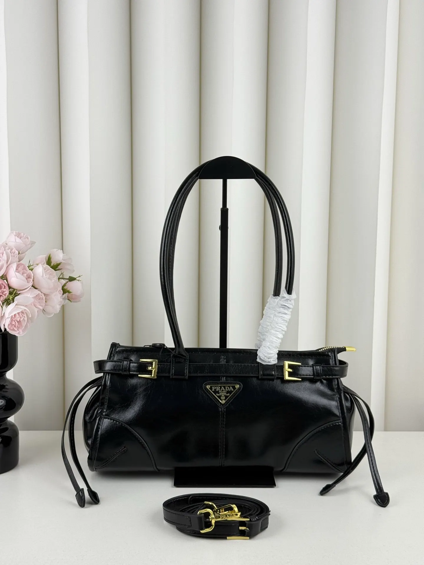 PRADA 黑色 三角标 手提包 日常通勤款
