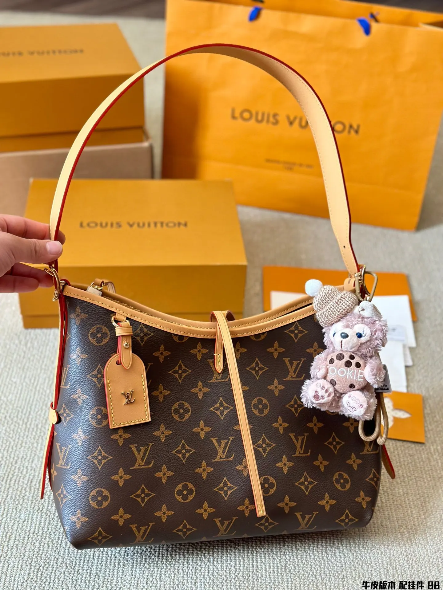 Neverfull 牛皮 斜挎包 轻便斜挎款