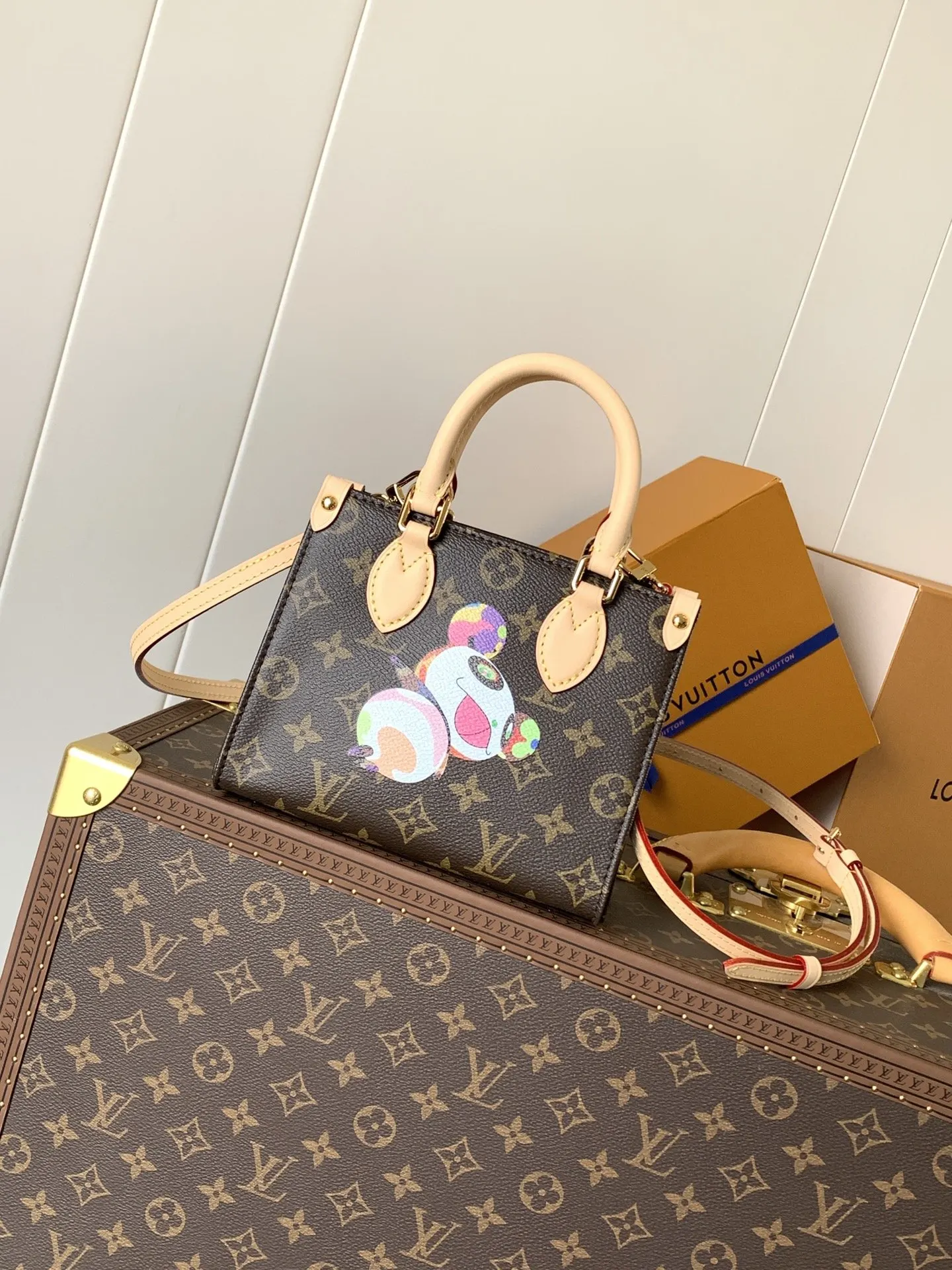 LV 牛皮 村上隆再版系列以玩味笔触演 收納包 旅行收納款