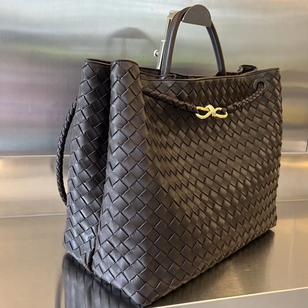 Bottega Veneta 金色 羊皮 斜挎包 轻便斜挎款
