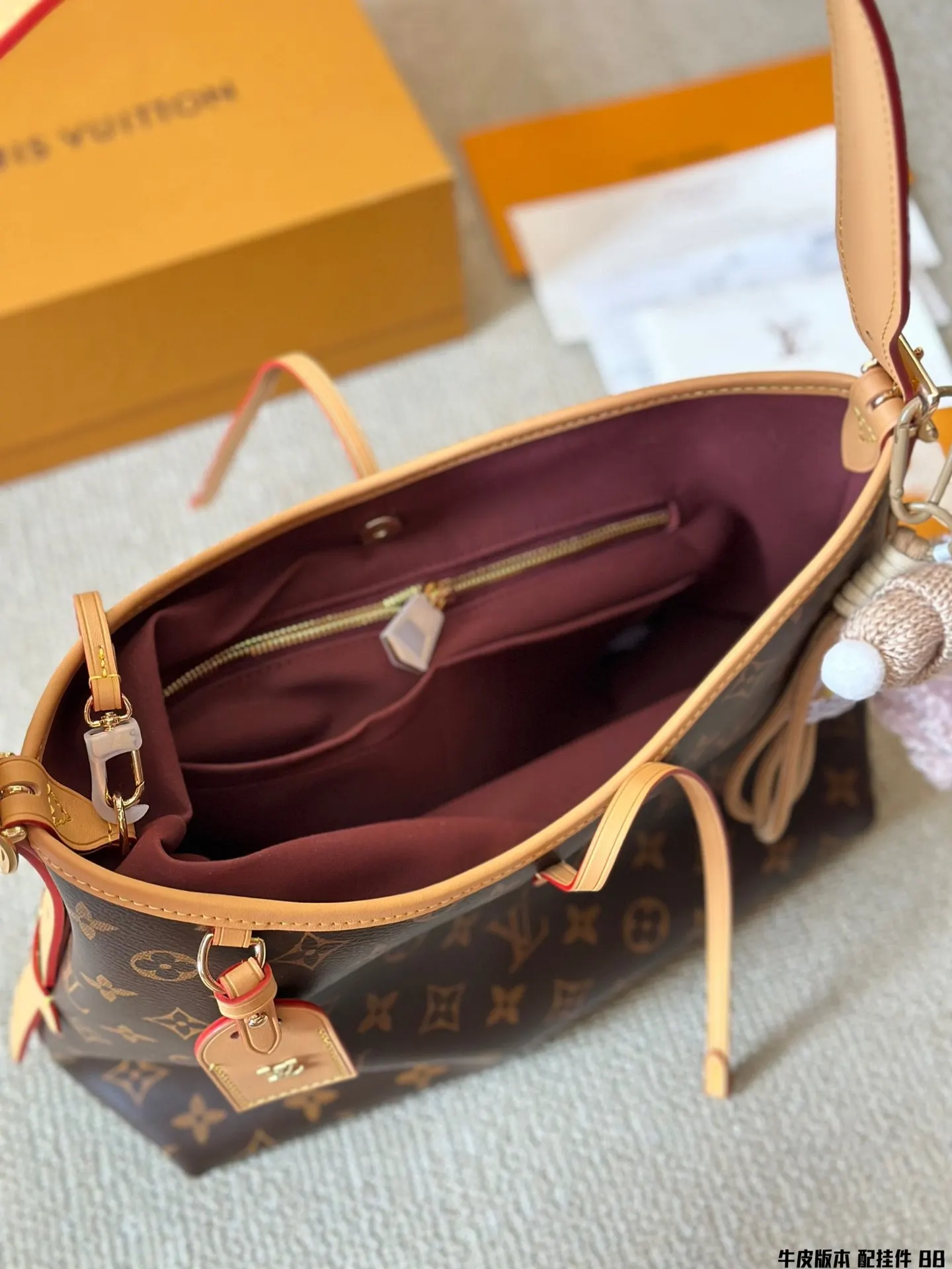 Neverfull 牛皮 斜挎包 轻便斜挎款