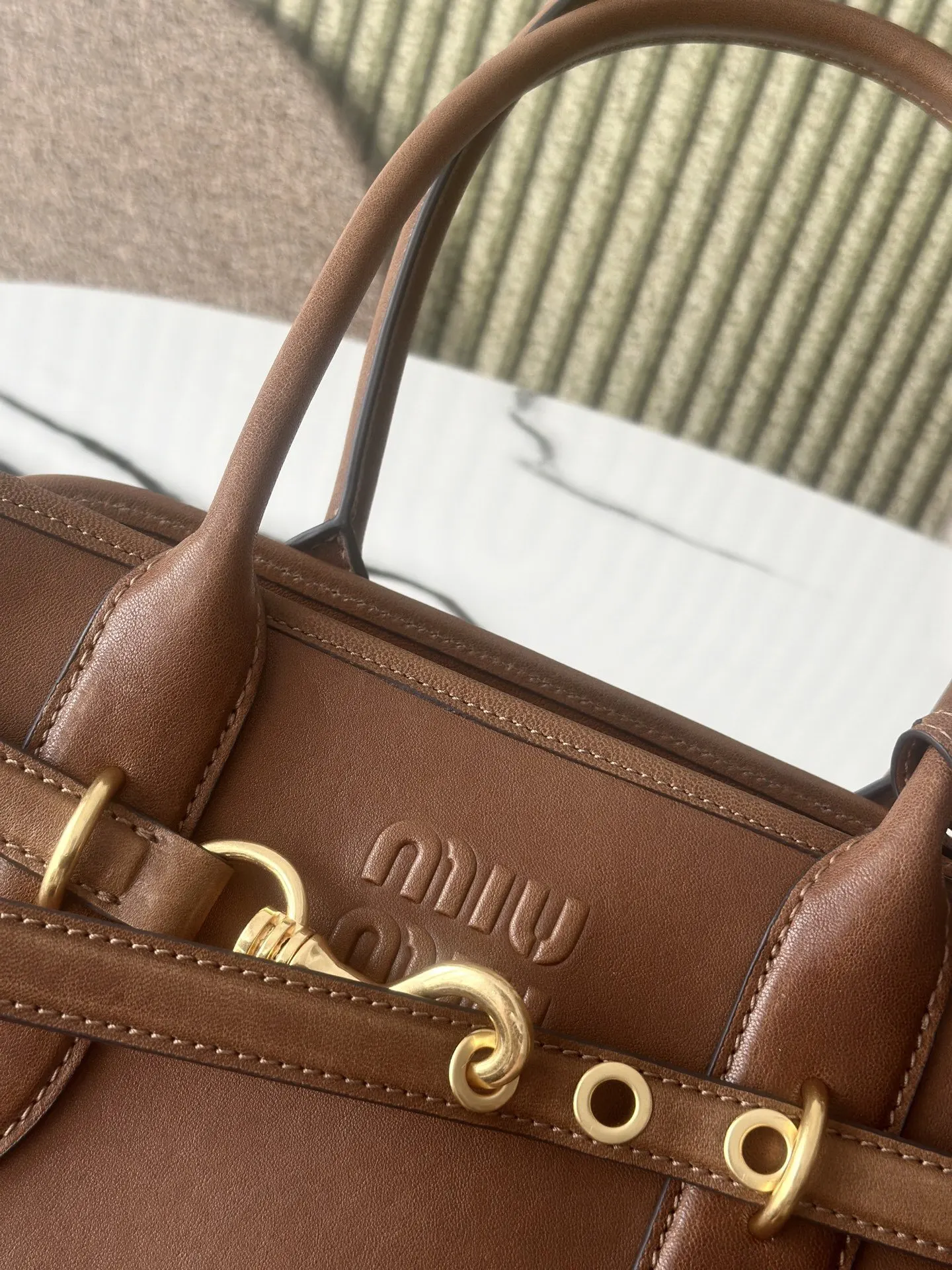 Miu 金色 羊皮 托特包 大容量托特款