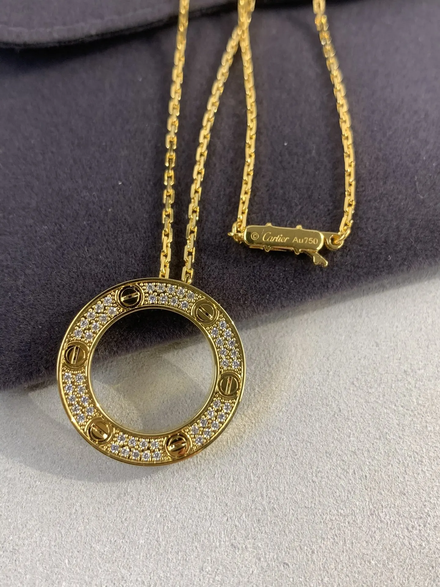 Cartier 金色 满钻 項鍊 精致锁骨链款