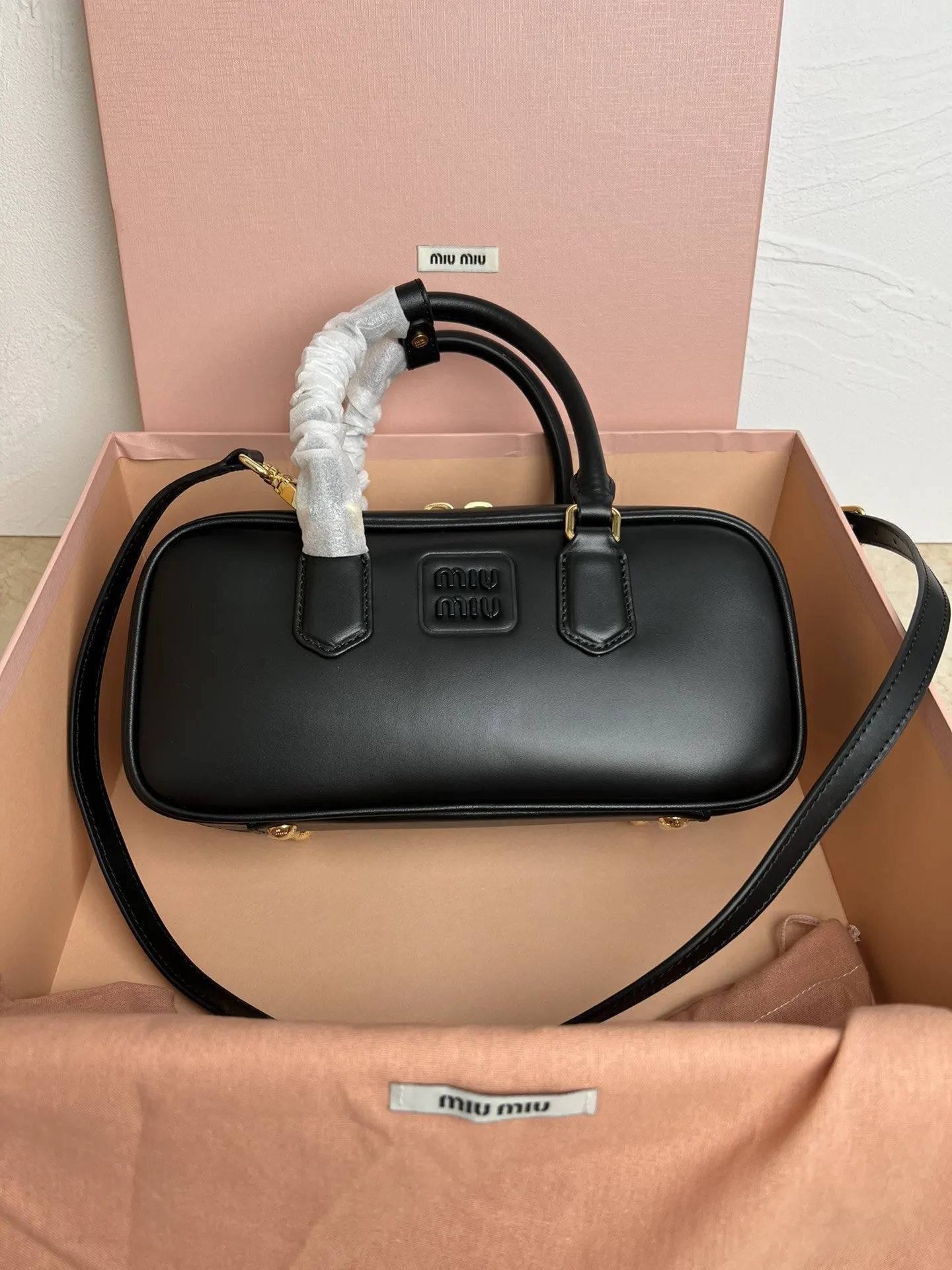 Miu 小牛皮 斜背包 輕便斜挎款