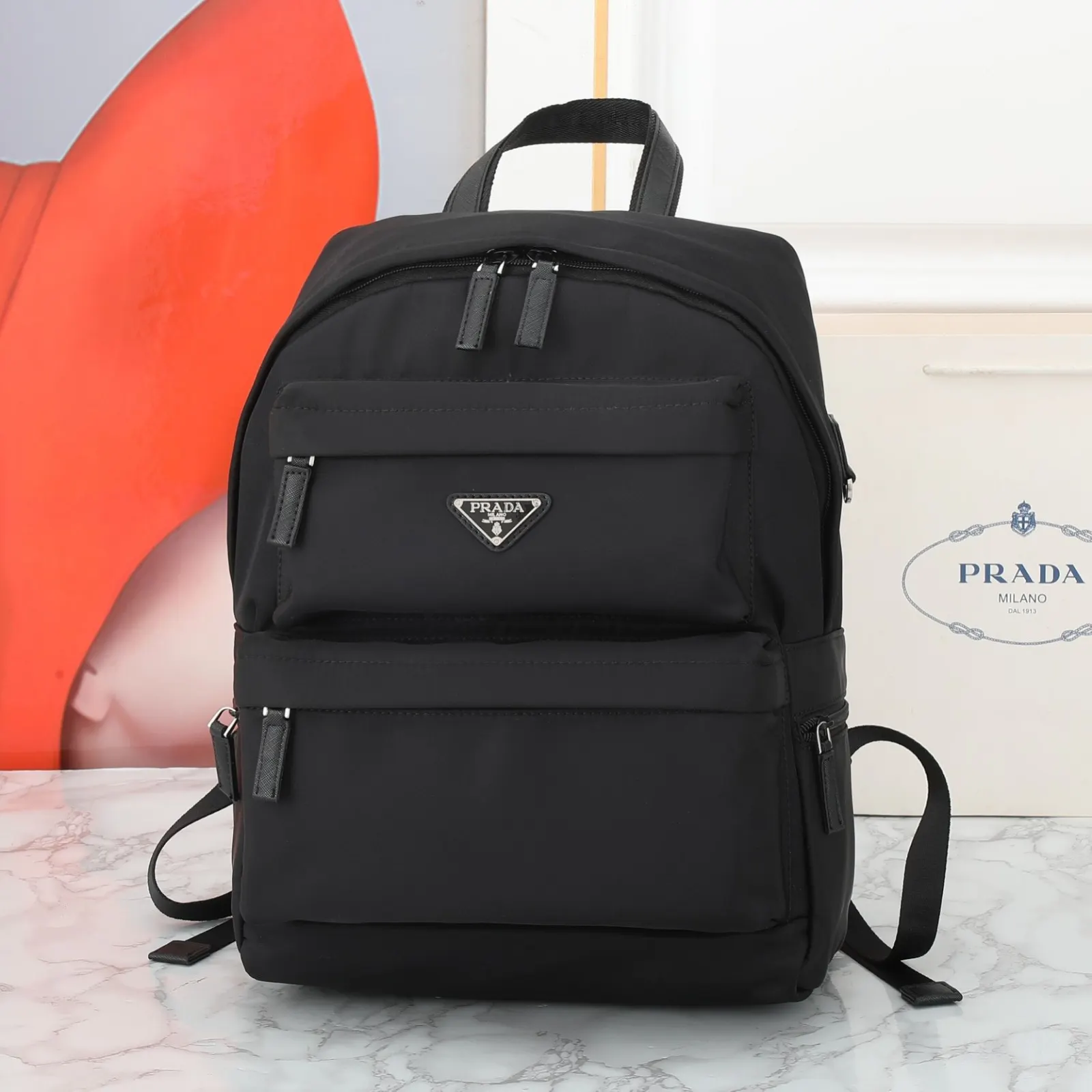 PRADA Re-Nylon尼龍 雙肩背包 輕便实用款