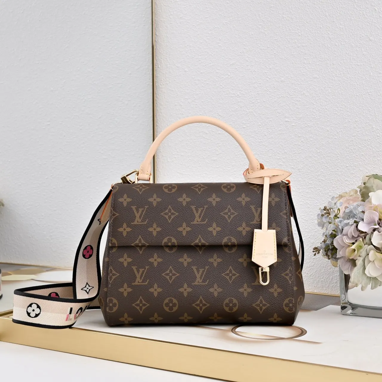 LV Cluny 斜背包