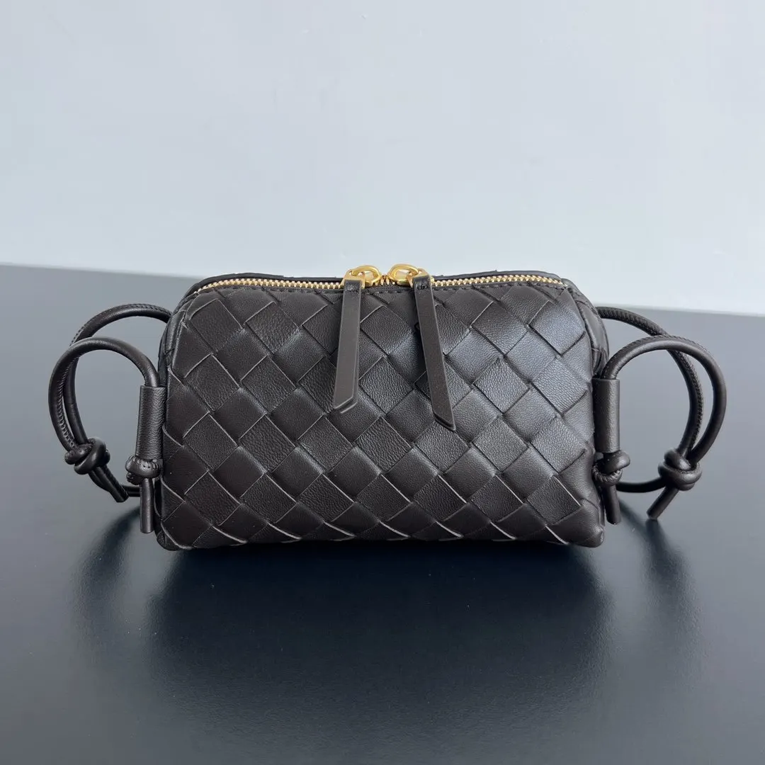 Bottega Veneta 腋下包 復古腋下背款