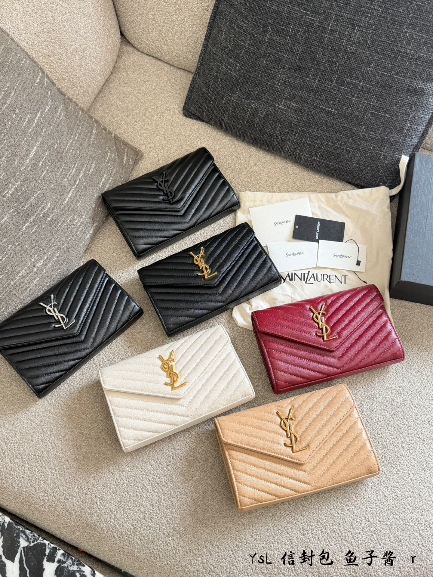 YSL 牛皮 黑金鱼子酱信封包​​ 黑金鱼子酱信封包 經典黑金 鏈條包 精致鏈條款