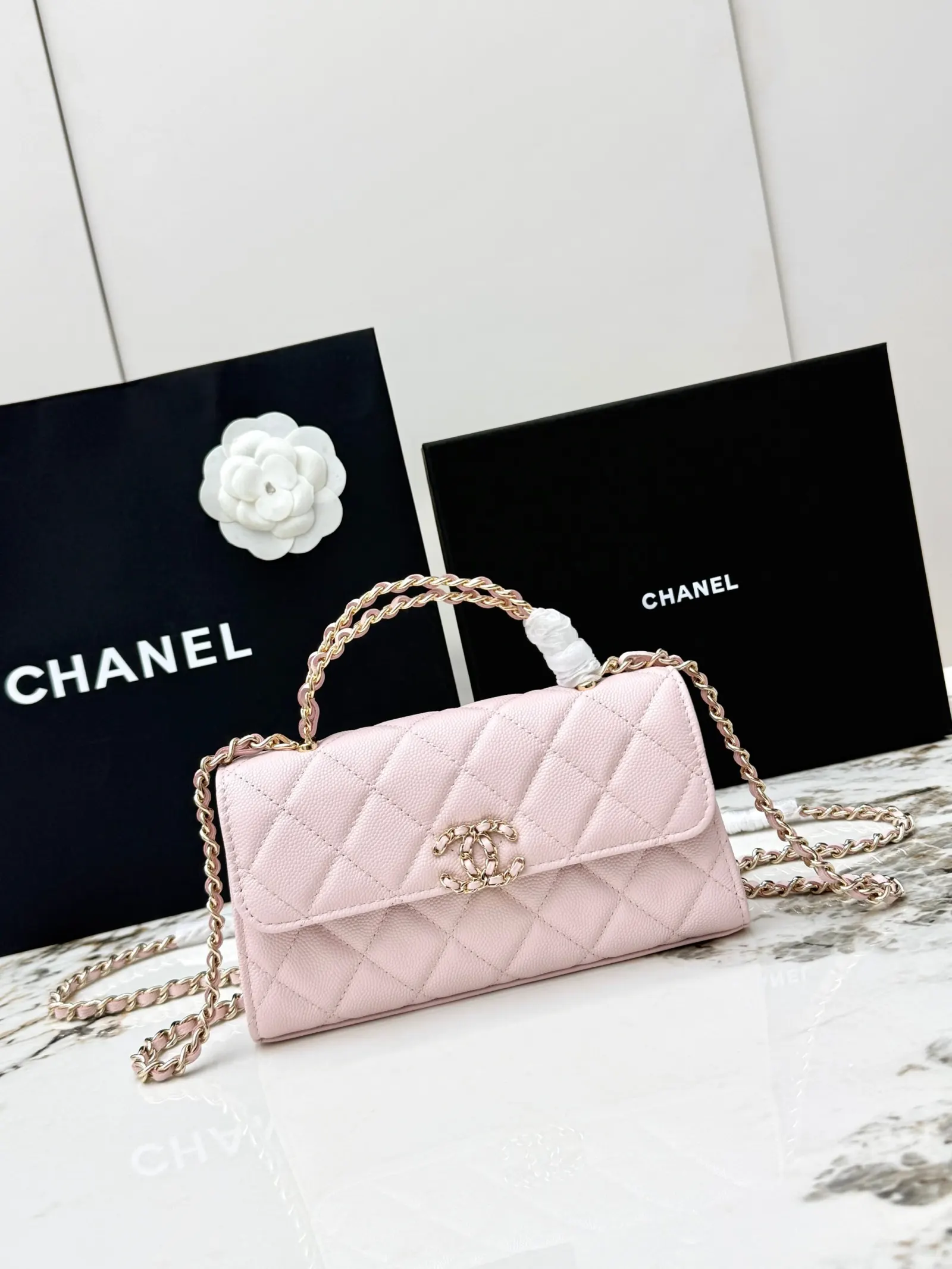 CHANEL 粉色牛皮Kelly手提包 金链斜挎款