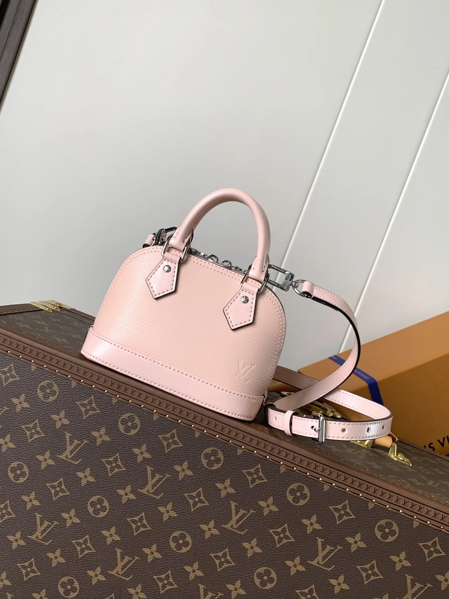 LV Alma 黑白配色 貝殼包
