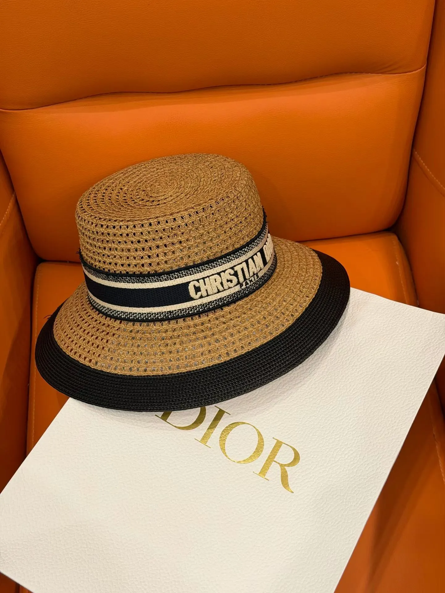 Dior 草編漁夫帽 黑色宽边款
