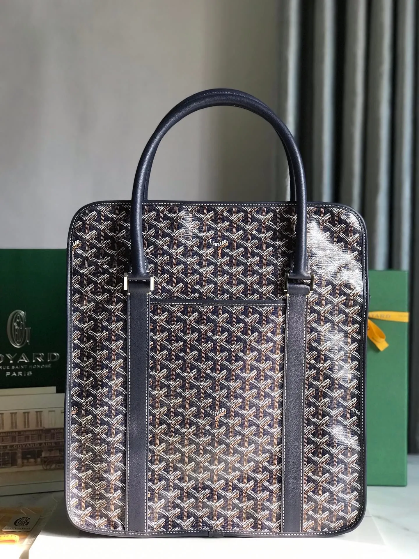 Goyard 皮革 Bourgogne竖款公文包 重新演绎了 商務通勤款