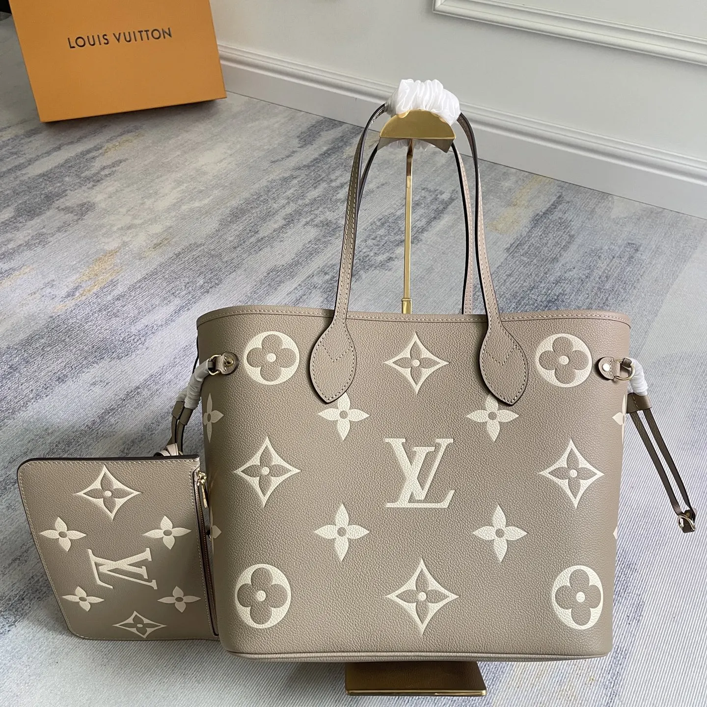Neverfull 黑色 米白 手拿包 精致手拿款
