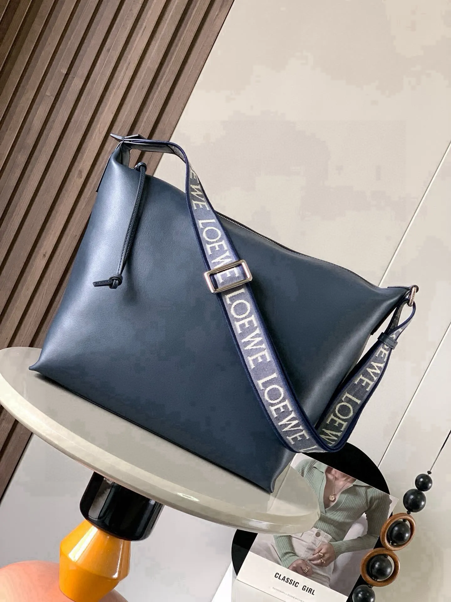 深藍 牛皮 Cubi惊艳亮相 这次出了Cubi 真是让人惊喜 腋下包 復古腋下背款