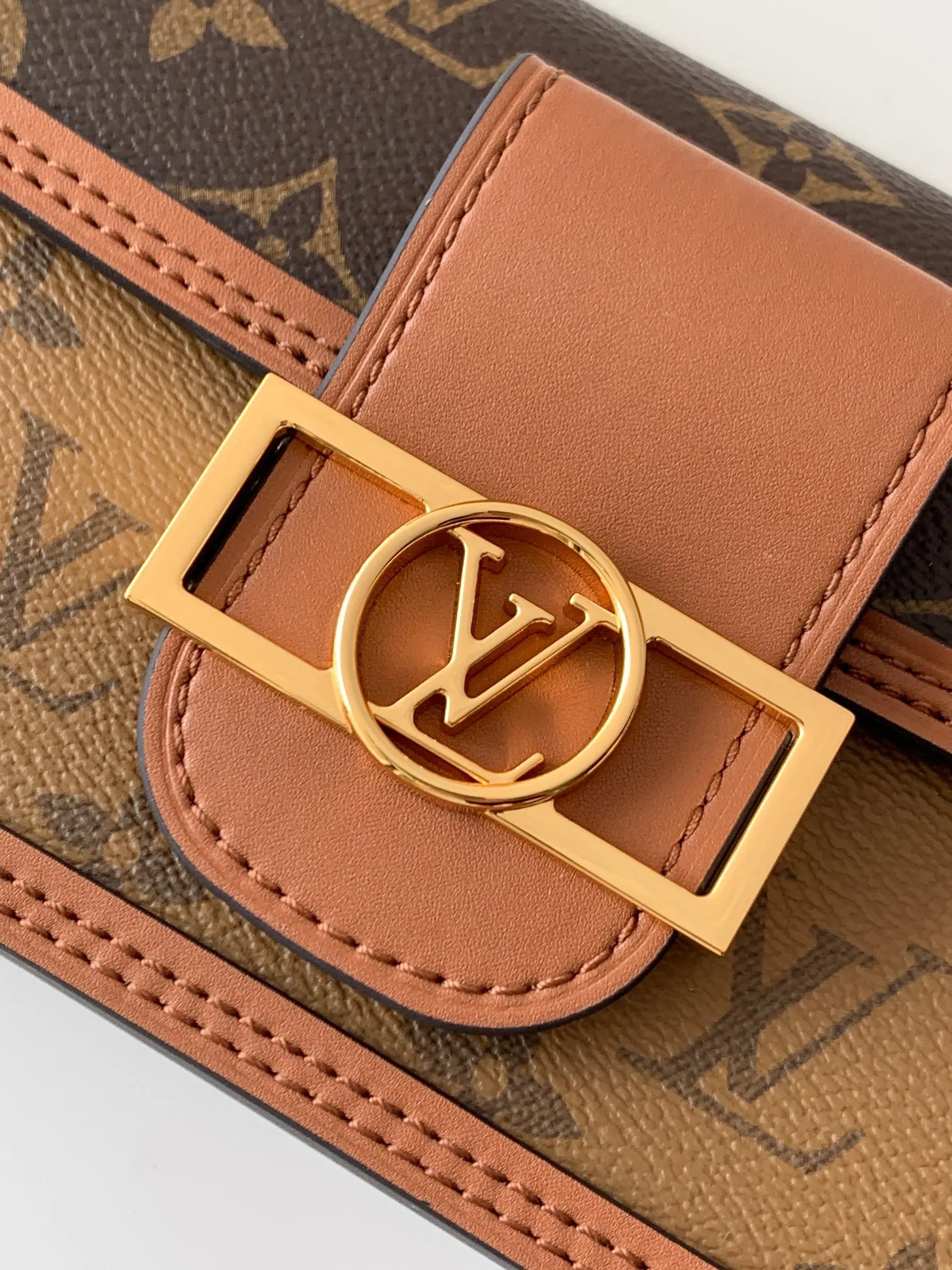 Louis Vuitton Chain Bag Leather