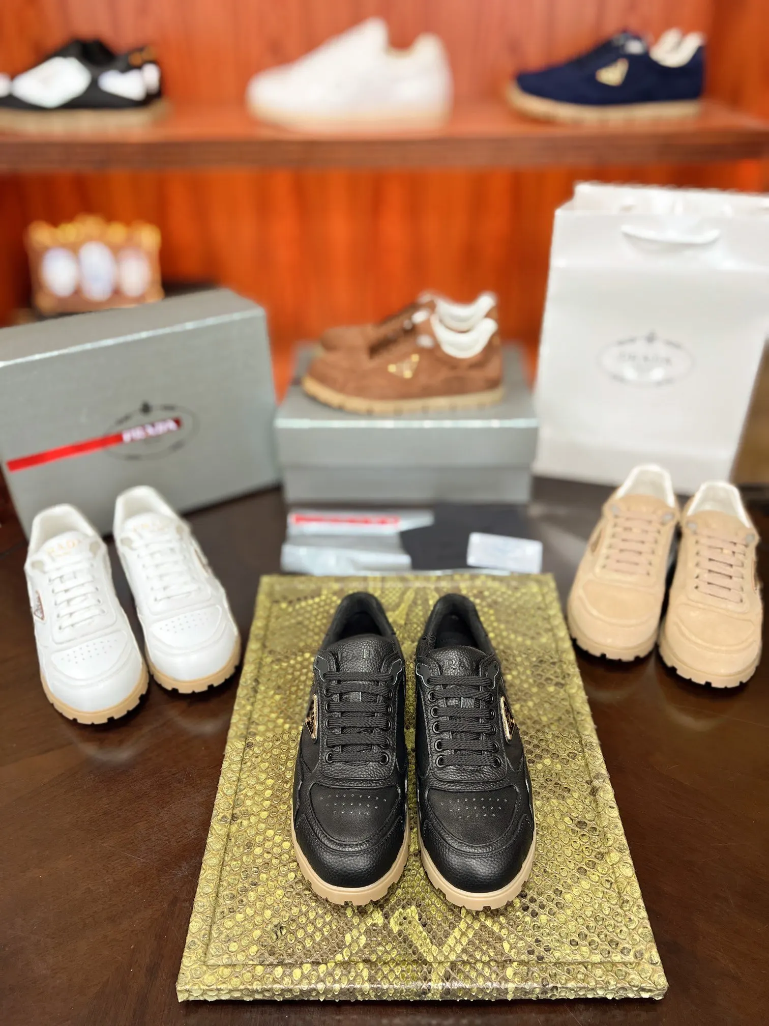 Prada Fashion Item Casual Versatile Leather