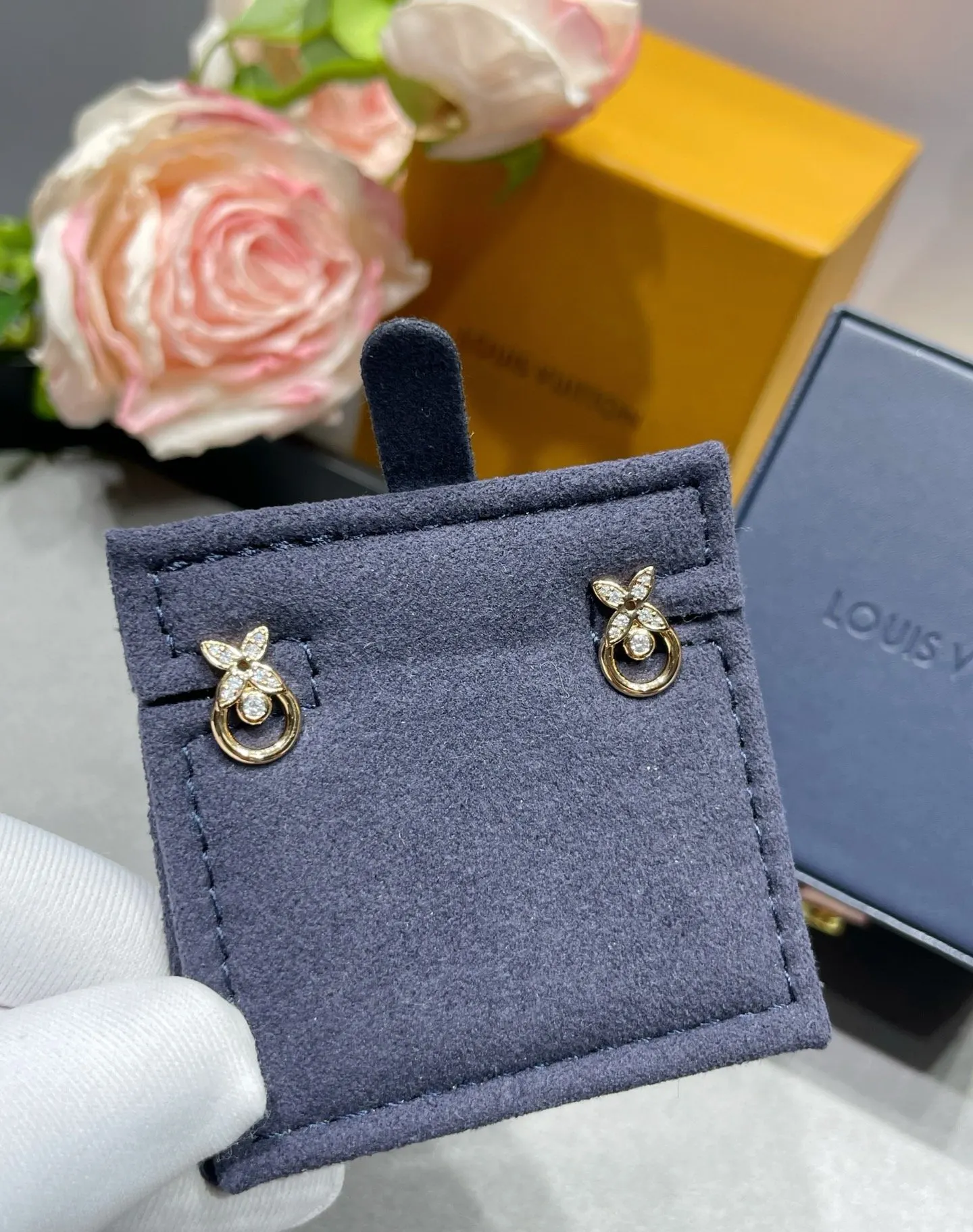 Louis Vuitton Fashion Item