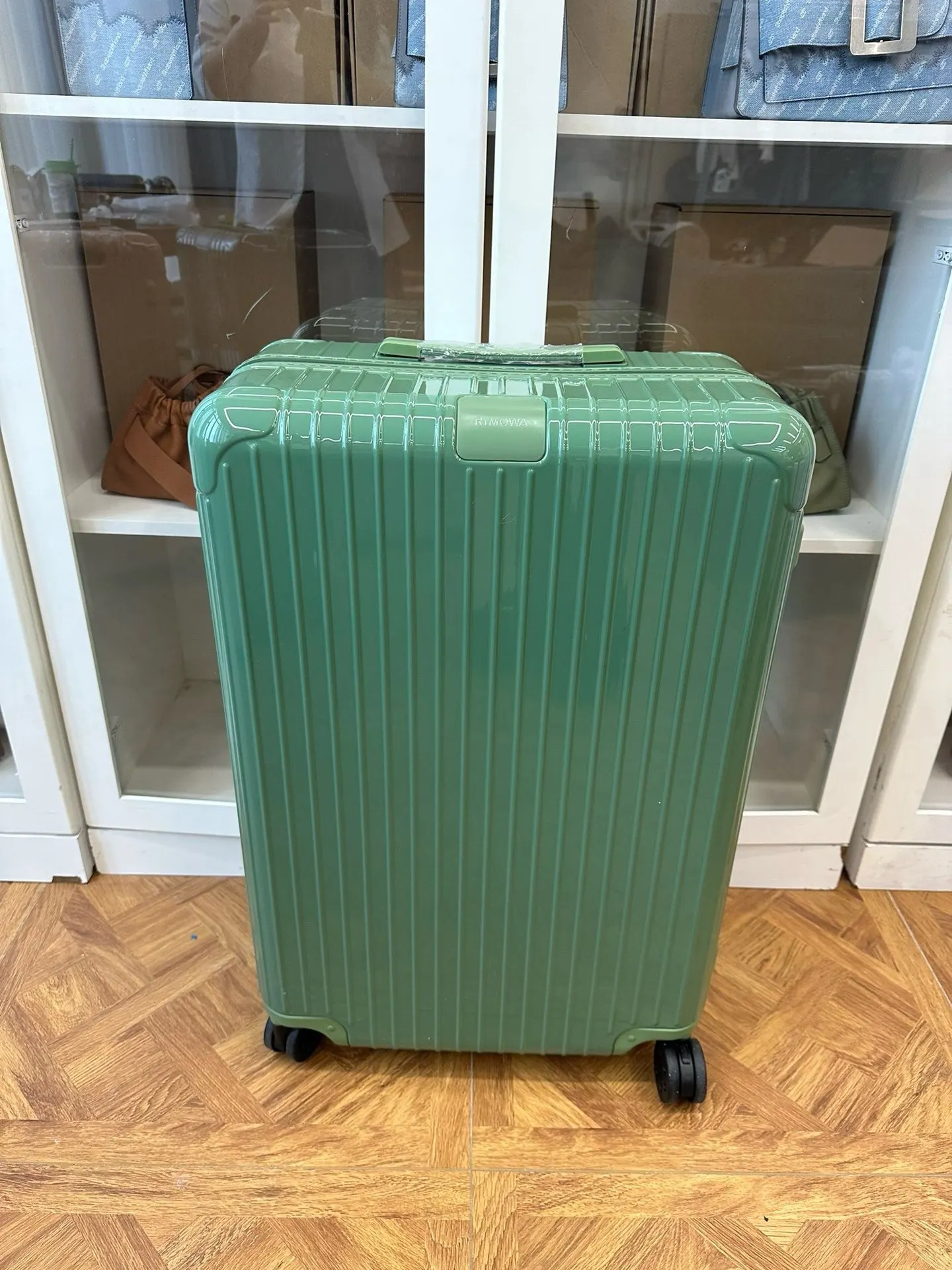 黑色 白色 Essential系列 墨綠 尺寸 行李箱 旅行拉杆款 輕便出行款
