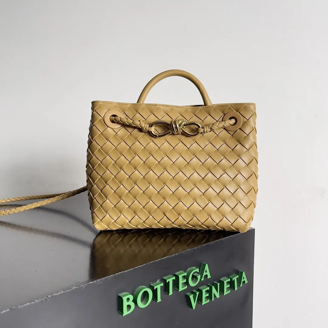 Bottega Veneta Andiamo White Style
