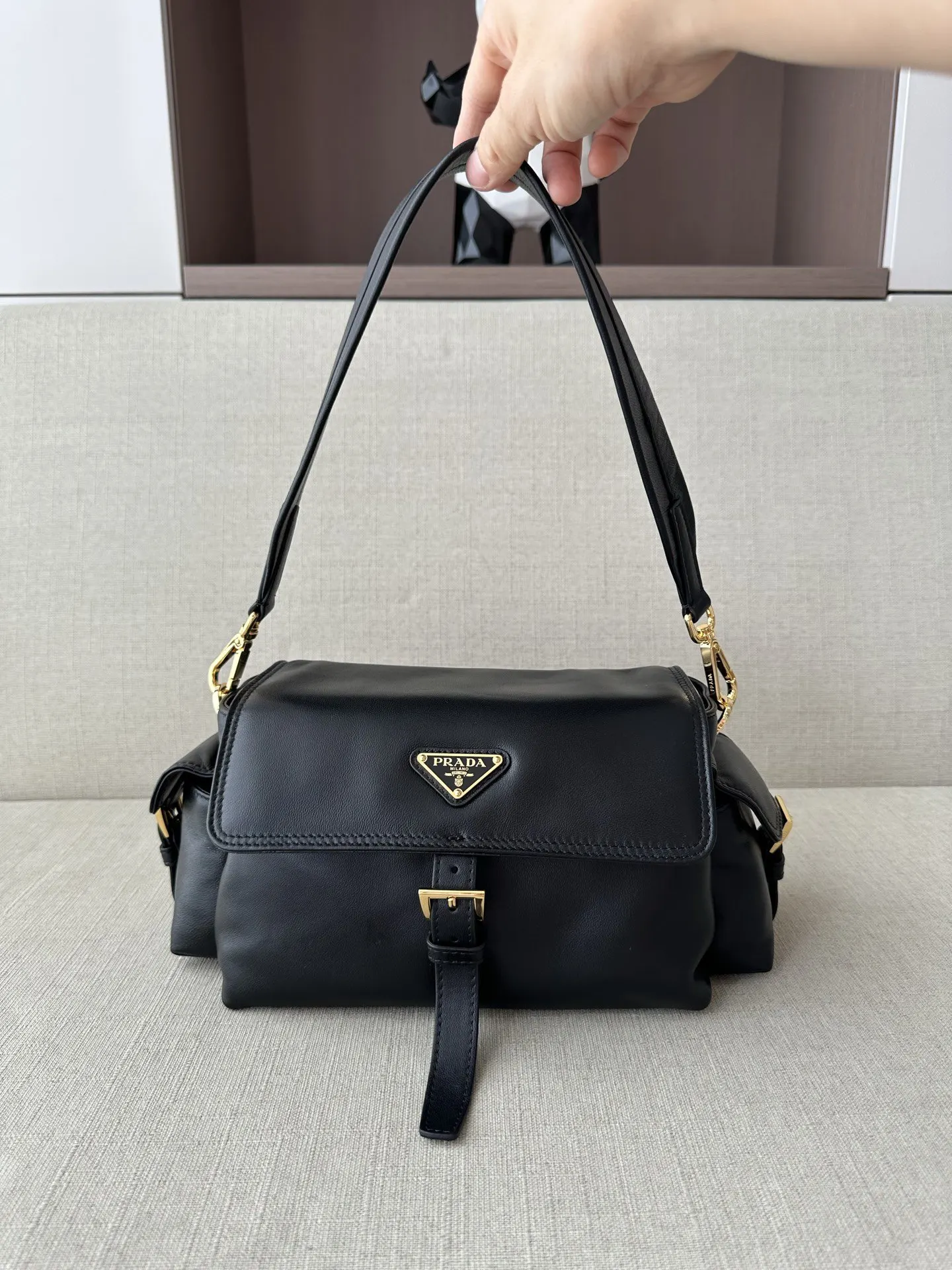 Prada 小牛皮 意大利全进口纳帕小牛皮 單肩包 日常單肩背款