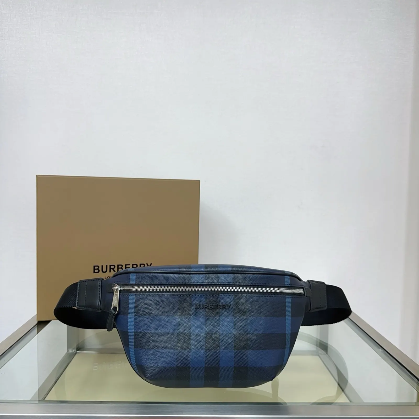 皮革 可用背带斜挎或系于腰部 腰包 休闲腰包款