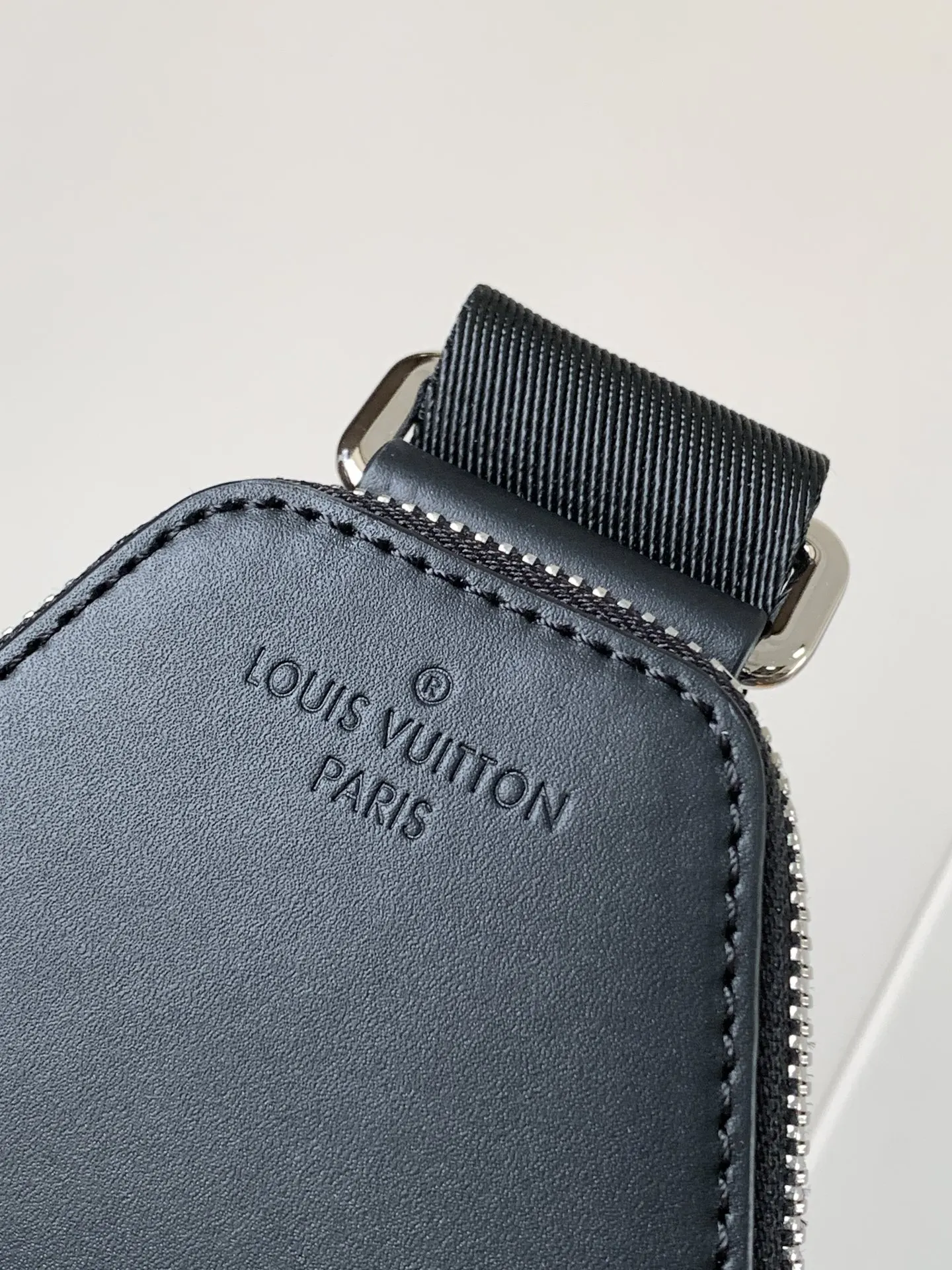 Louis Vuitton Monogram Shoulder Bag Leather