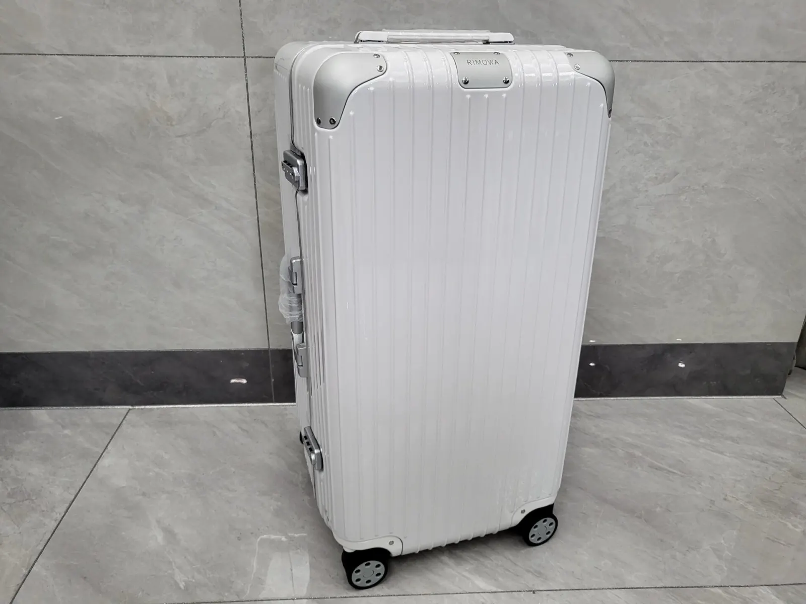 白色 行李箱 旅行拉杆款 轻便出行款