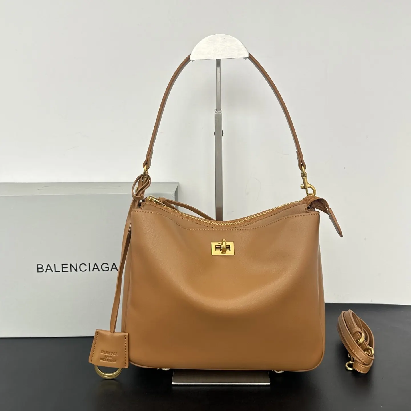 Balenciaga Rodeo 牛皮 腋下包 簡約腋下款