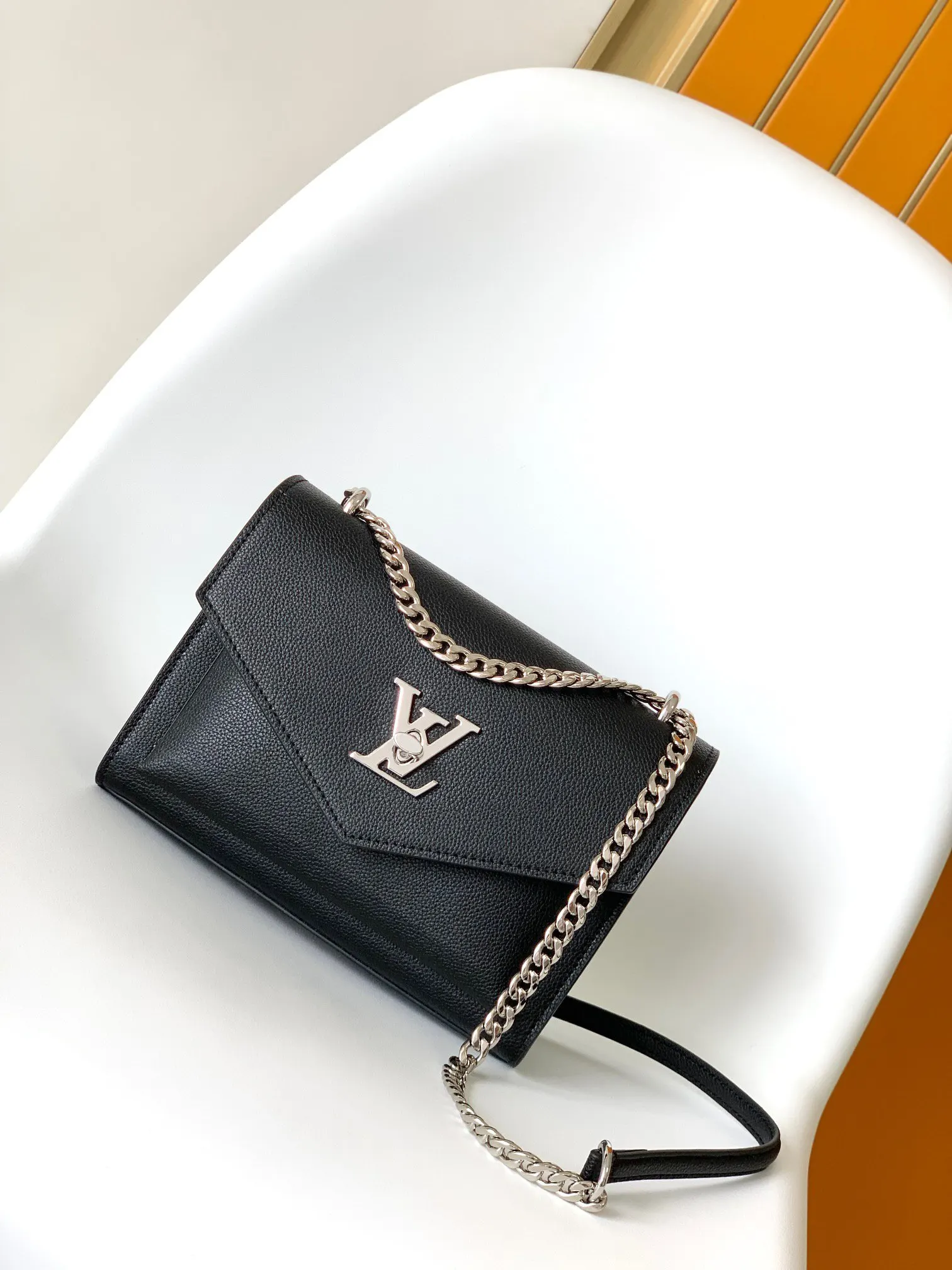 LV 黑色 灰色 牛皮 链条包 精致链条款