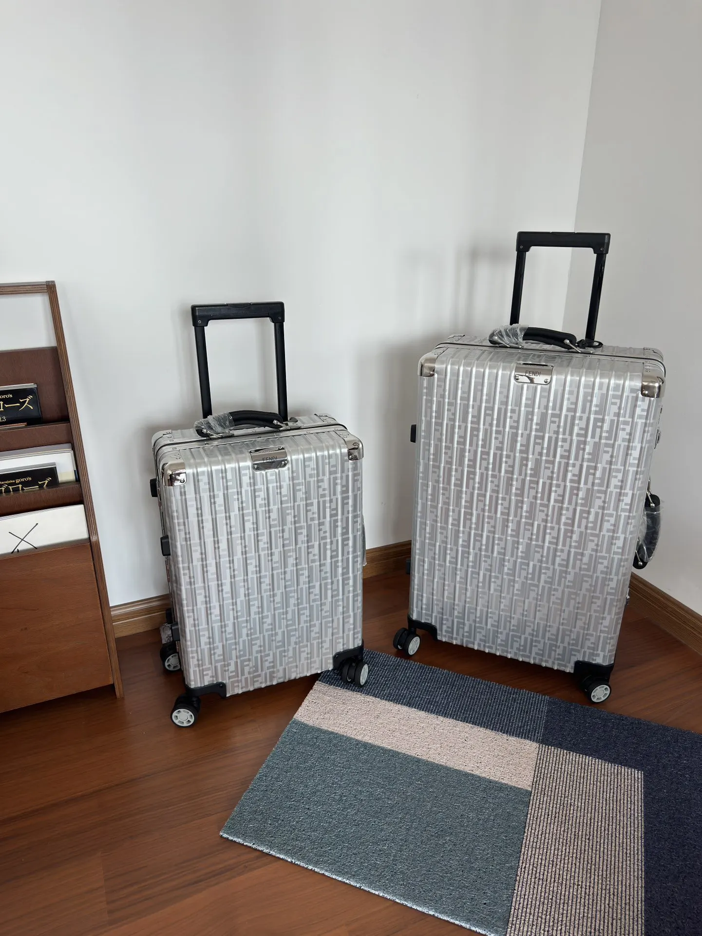 老花 銀色 市面 款 銀色限定款 英国客人的私人訂單 限 行李箱 旅行拉杆款 輕便出行款