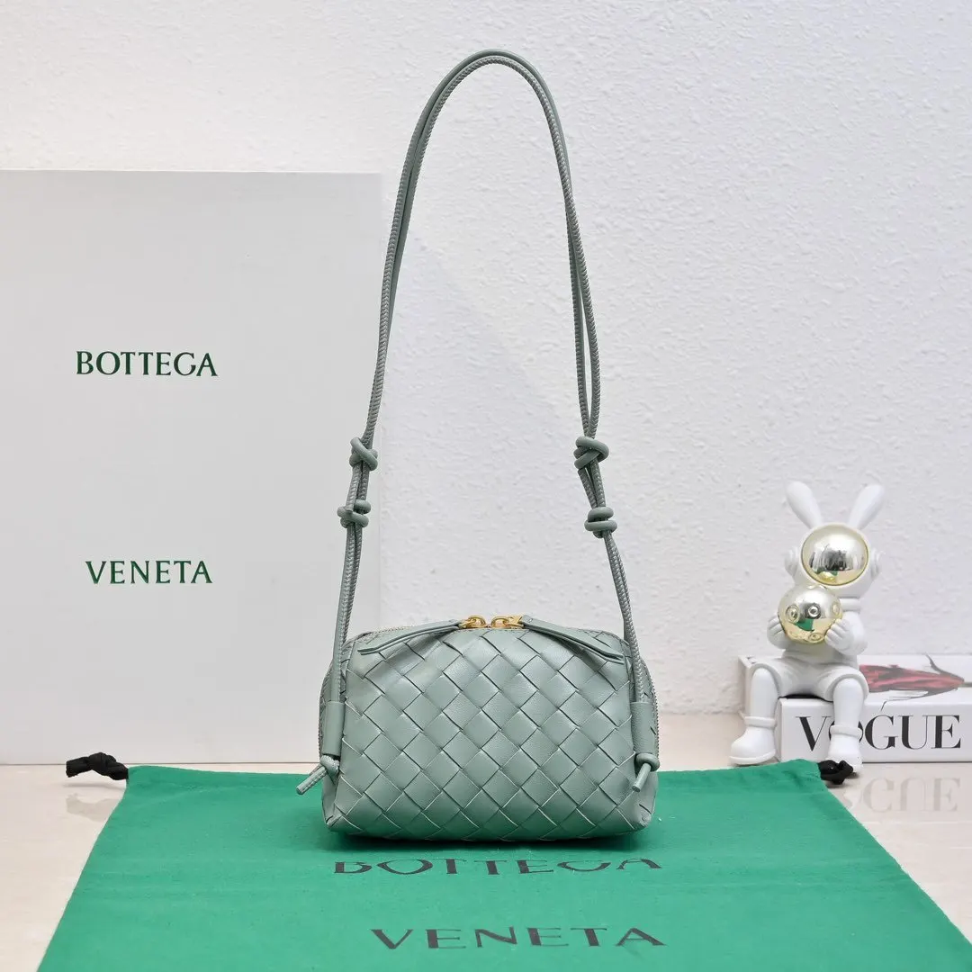 Bottega Veneta 腋下包 复古腋下背款