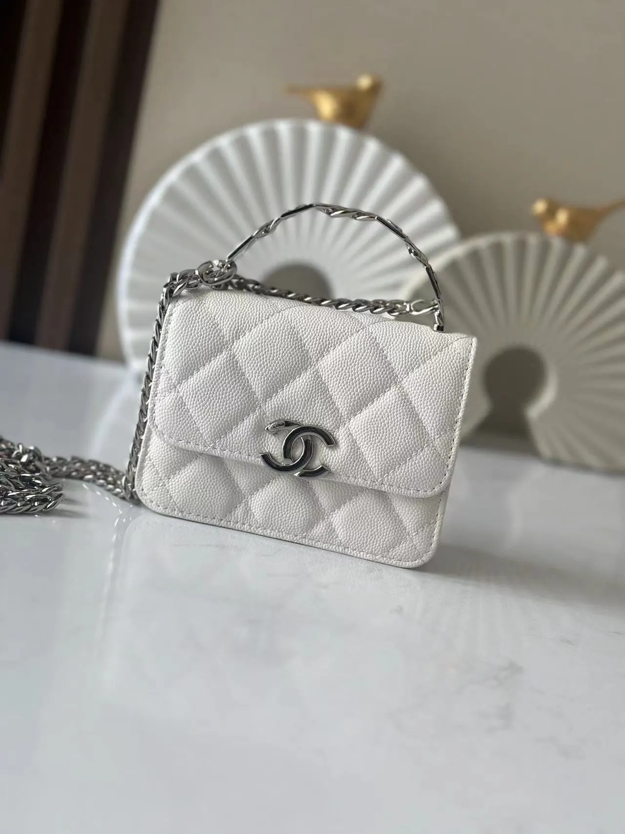 白色 金色 小牛皮 春夏系列 愉快 珐琅手柄小挎包 链条手 链条包 精致链条款