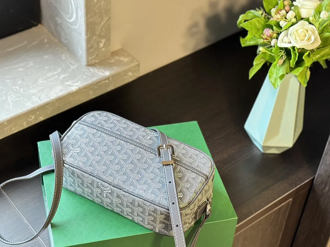 Goyard 牛皮 戈雅 各路明星大神同款的 饭盒 斜背包 輕便斜挎款