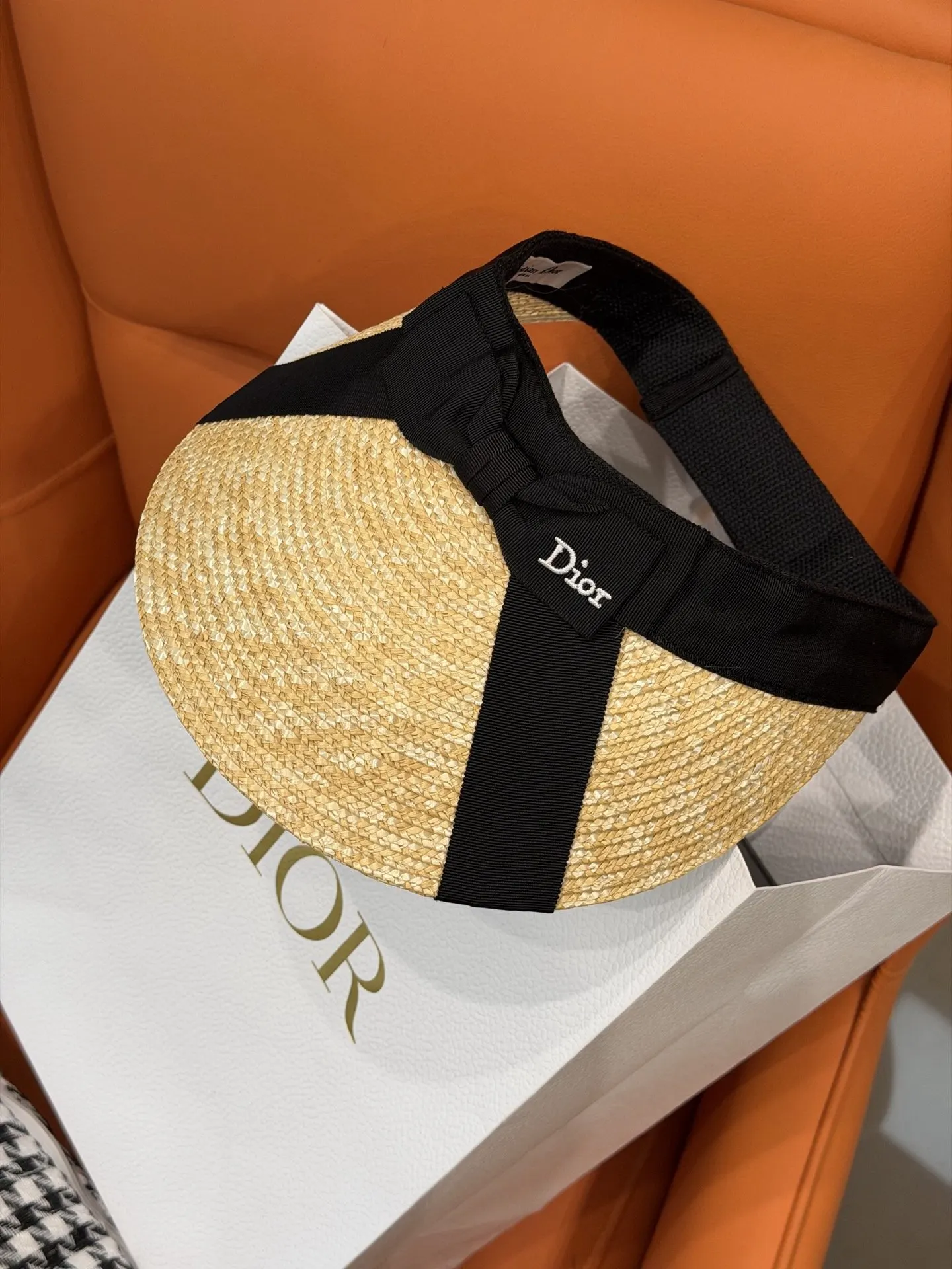 Dior 黑色帽子 精緻配飾款